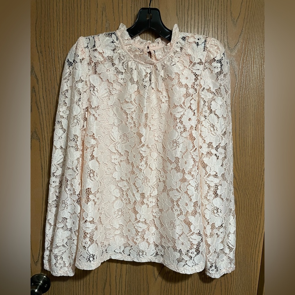 Chic Lace Blouse in Soft Peach